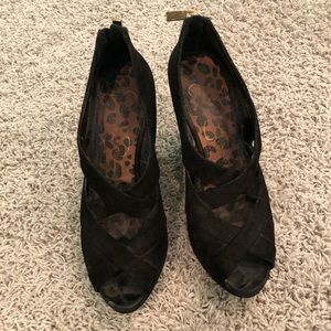 Jessica Simpson black heels